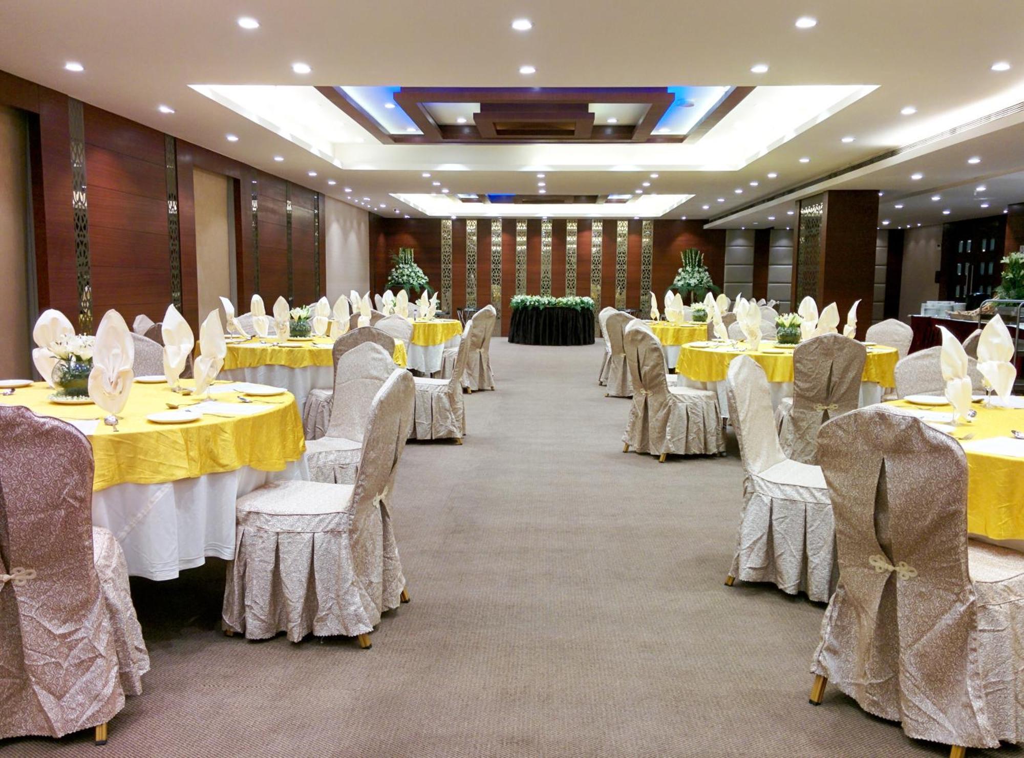 The Byke Suraj Plaza Pure Veg, Thane Eksteriør billede
