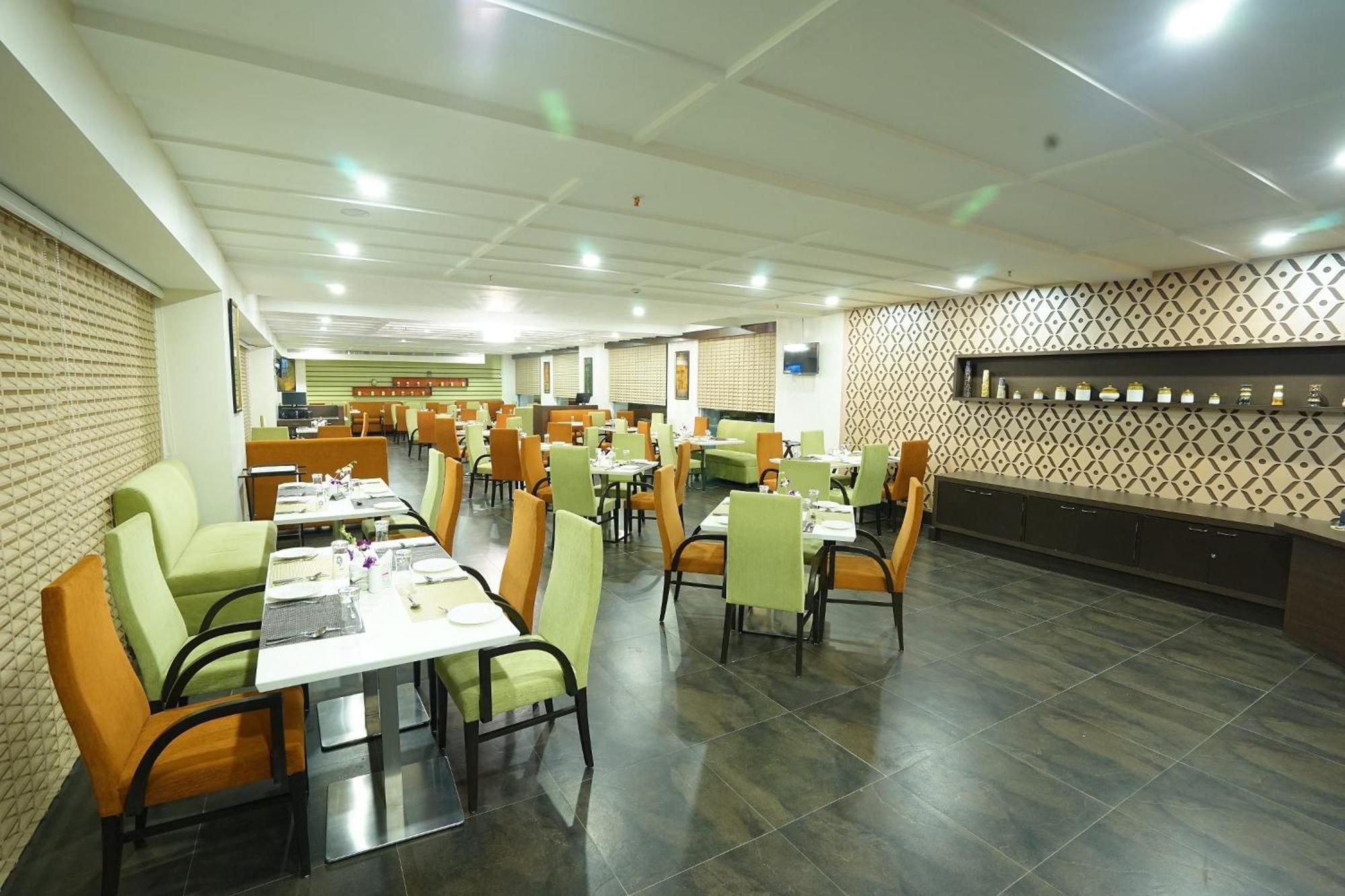 The Byke Suraj Plaza Pure Veg, Thane Eksteriør billede
